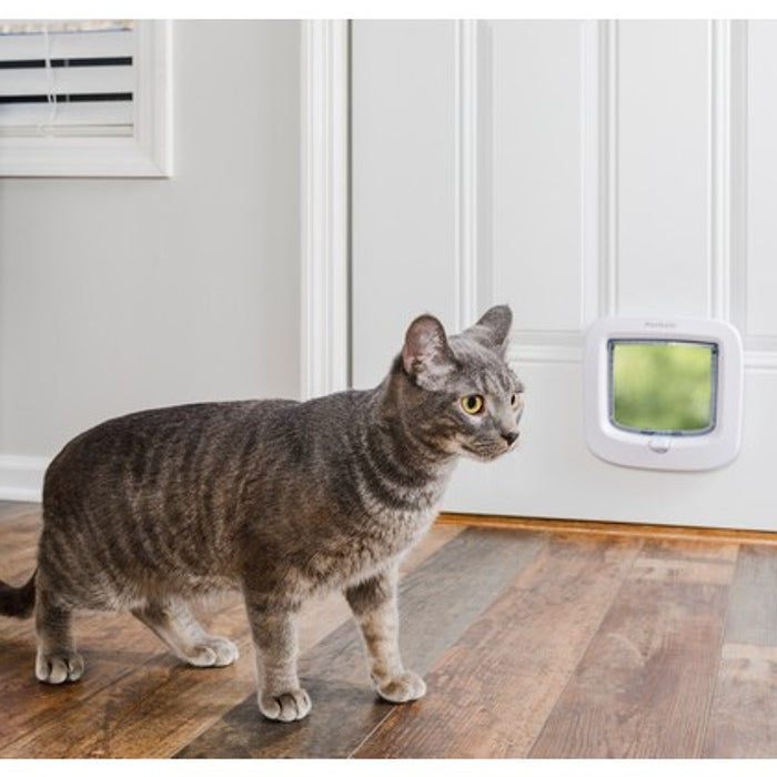 PetSafe Manual Locking Cat Flap White